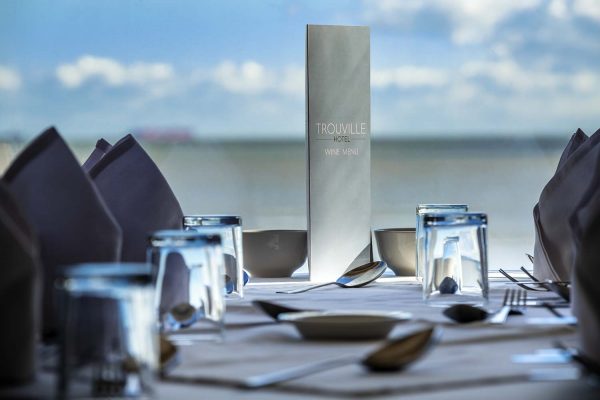 trouville-dining-table
